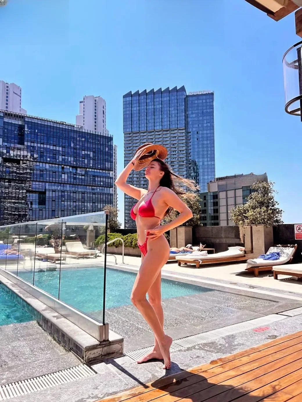 Victoria thumbnail 12