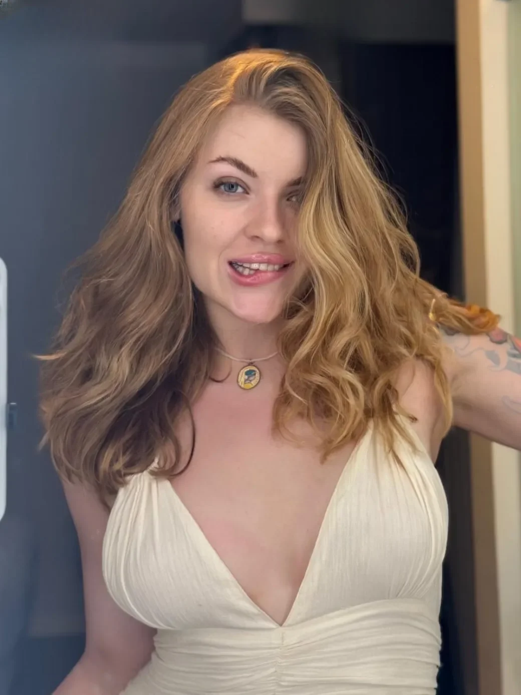Sofa thumbnail 3