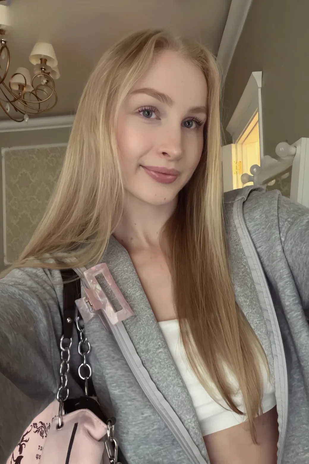 Chloe thumbnail 17