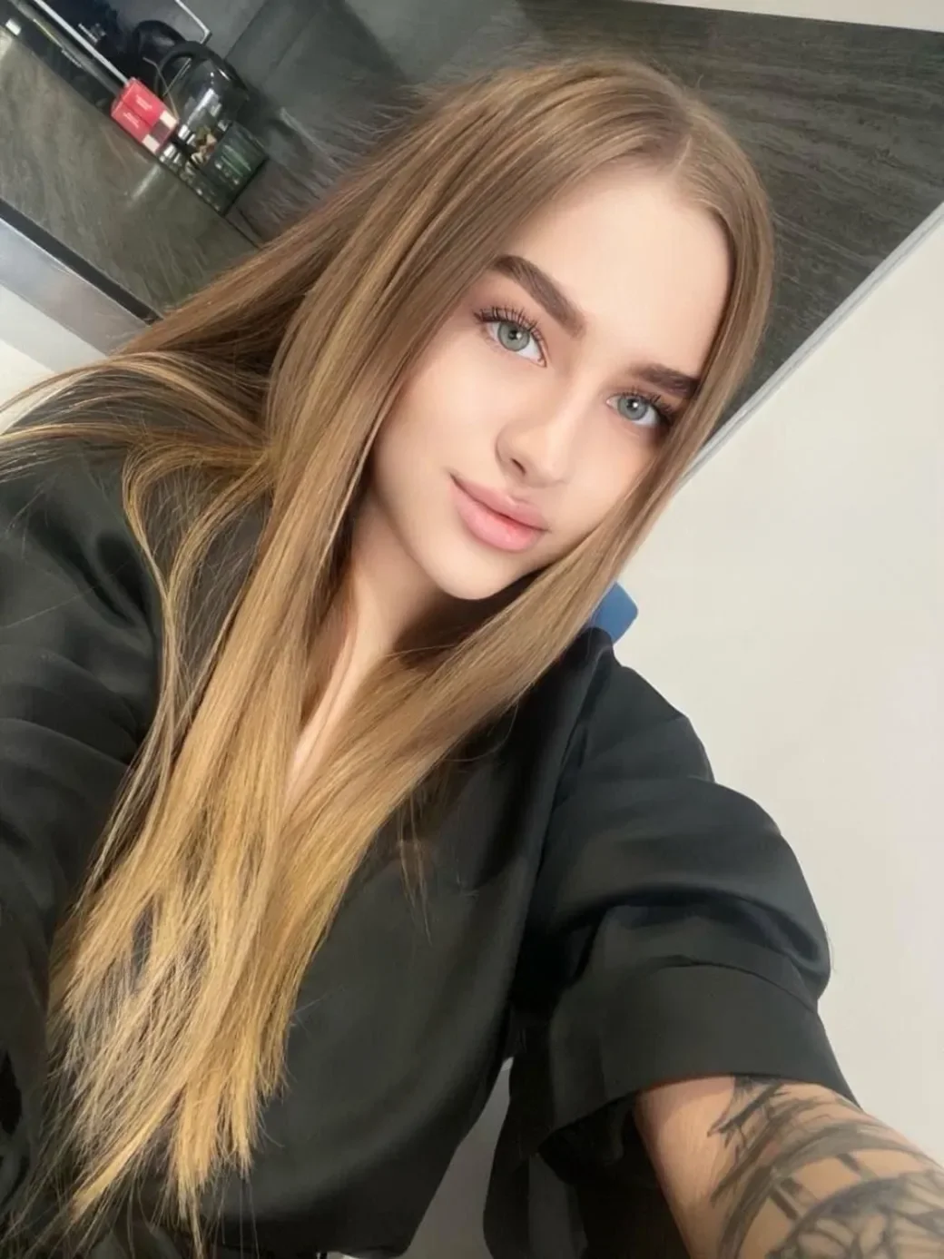 Emmi thumbnail 7