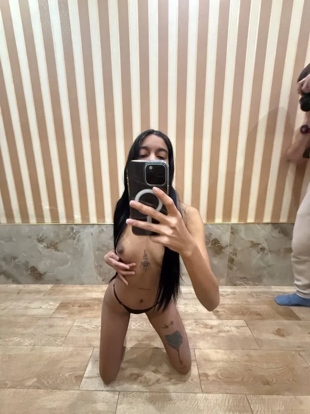 Liz thumbnail 16