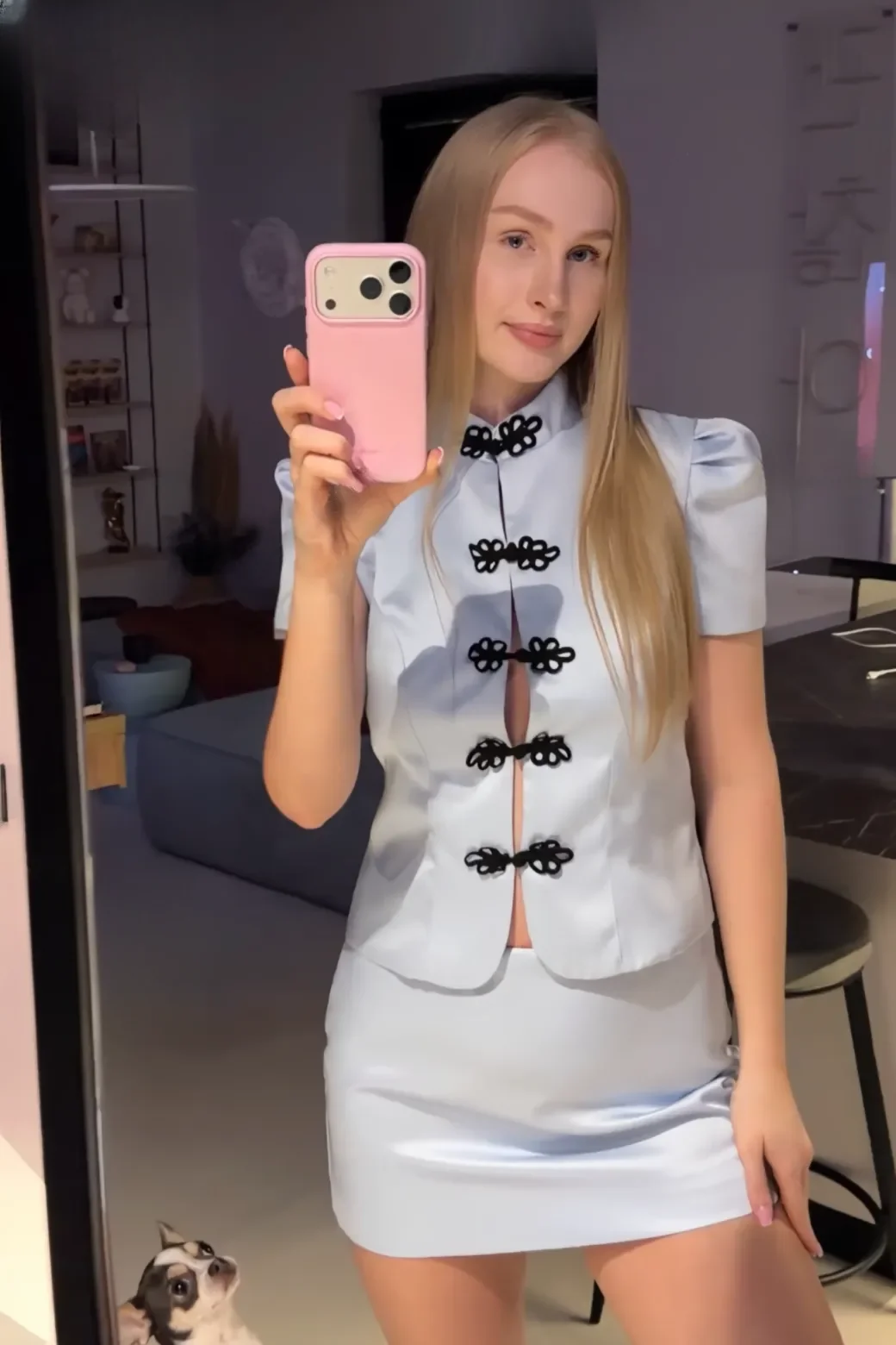 Chloe thumbnail 9