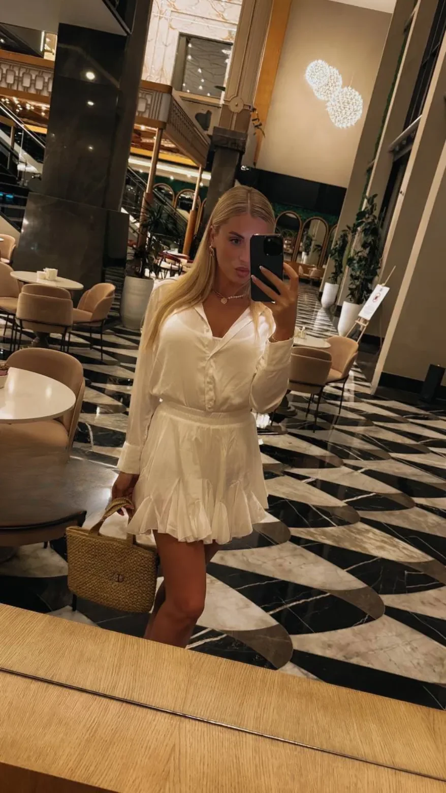 Elina thumbnail 4