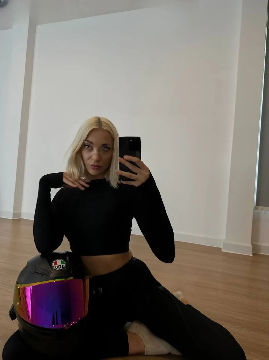 Kira thumbnail 12